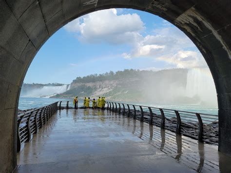Exploring the Magical Realm of Niagara Falls
